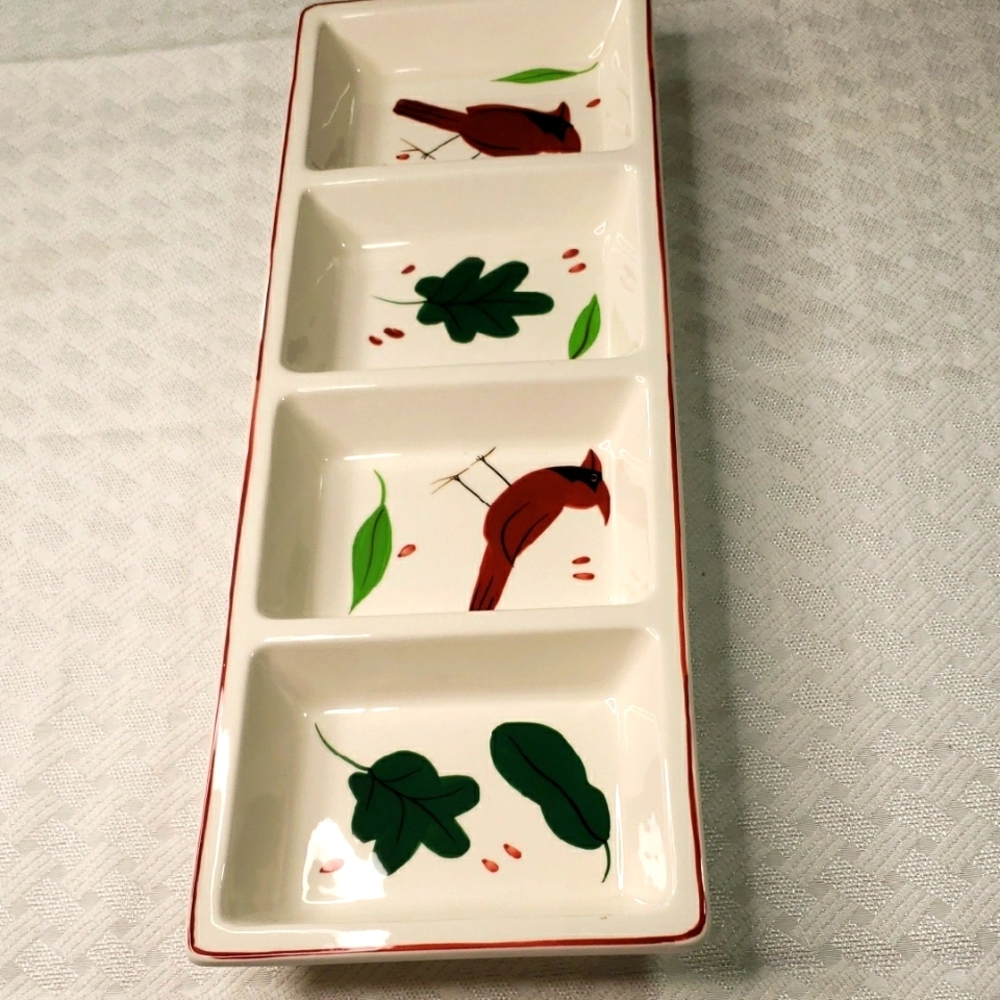 Studio Nova Holiday Cardinal Sectioned Server